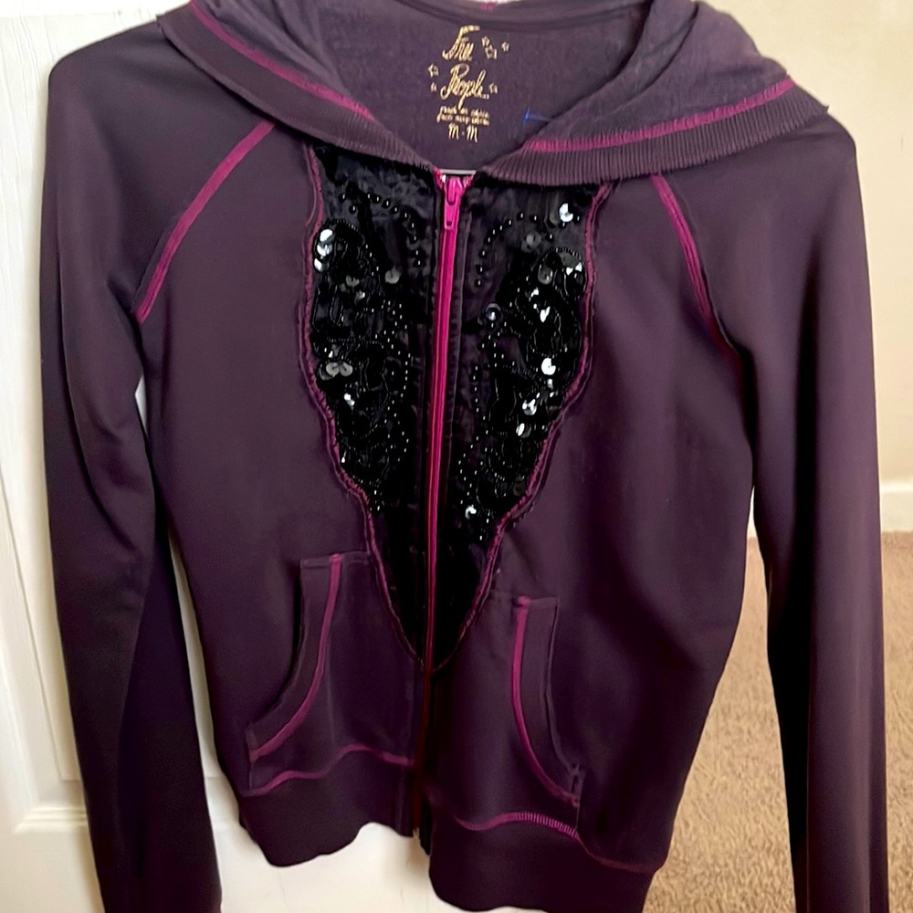 Free People hoodie. Gently loved 🖤 💜 MED.